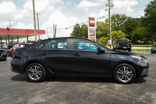 Aurora Black 2023 Kia Forte LXS