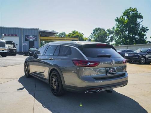 2018 Buick Regal TourX Essence