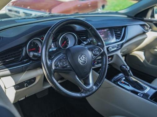 2018 Buick Regal TourX Essence