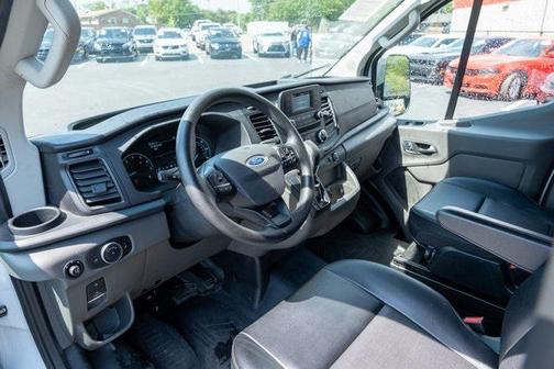 2022 Ford Transit-250 Base