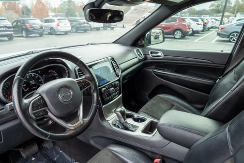 2020 Jeep Grand Cherokee Laredo