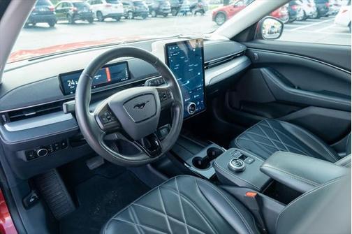 2022 Ford Mustang Mach-E Select