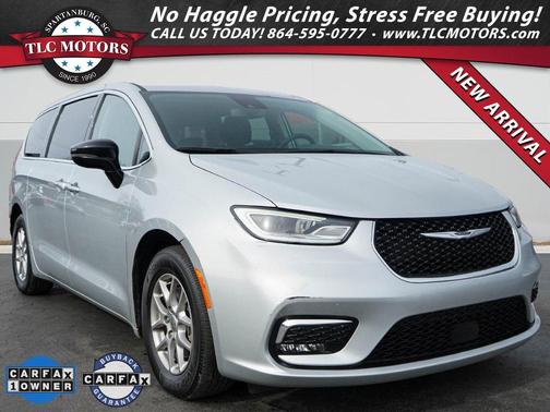 2024 Chrysler Pacifica Touring L