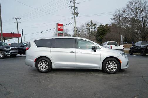 2024 Chrysler Pacifica Touring L