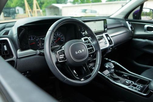 Wolf Gray 2022 Kia Sorento SX