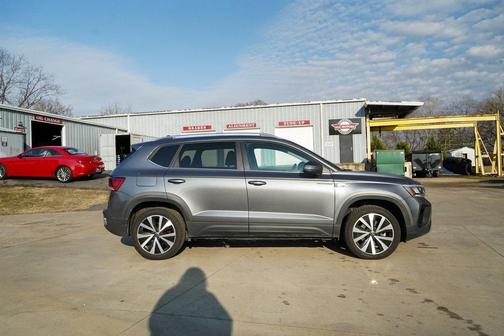 2024 Volkswagen Taos 1.5T SE