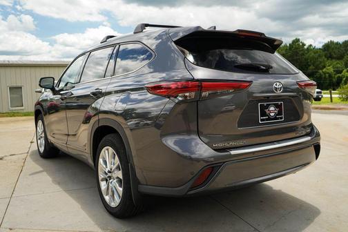 Magnetic Gray Metallic 2022 Toyota Highlander Limited