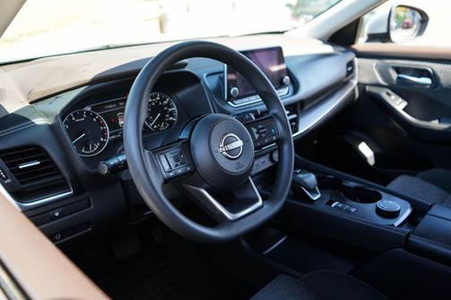 Brilliant Silver Metallic 2023 Nissan Rogue SV
