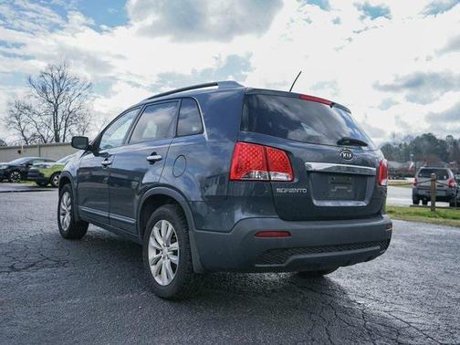 2011 Kia Sorento LX