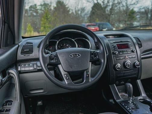 2011 Kia Sorento LX
