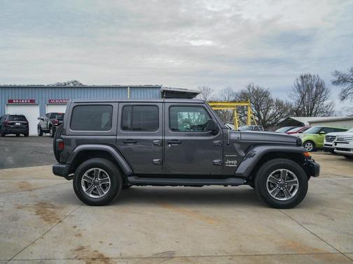 2020 Jeep Wrangler Unlimited Sahara