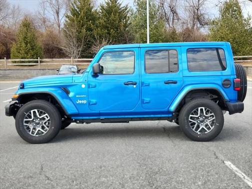 2024 Jeep Wrangler 4-Door Sahara 4x4