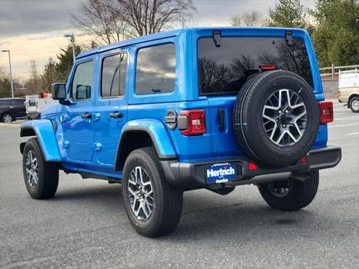 2024 Jeep Wrangler 4-Door Sahara 4x4