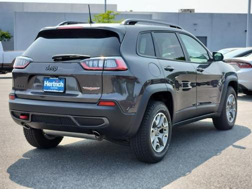Granite Crystal Metallic Clearcoat 2022 Jeep Cherokee Trailhawk