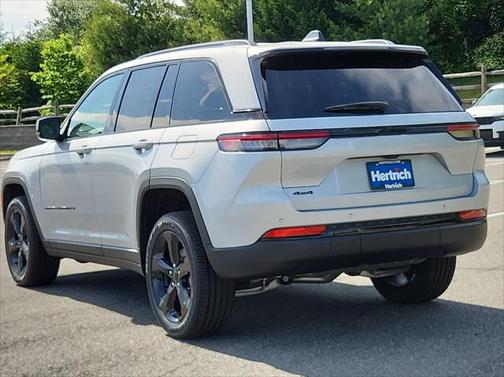 2025 Jeep Grand Cherokee Altitude