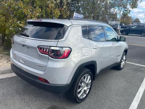 2024 Jeep Compass Latitude Lux
