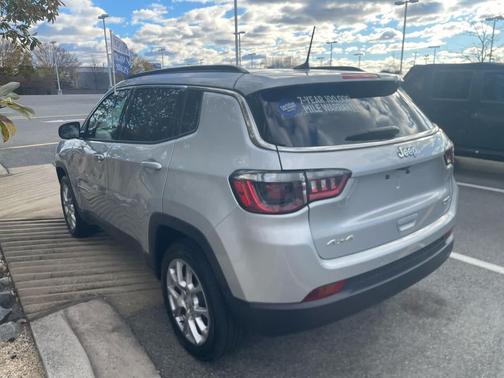 2024 Jeep Compass Latitude Lux