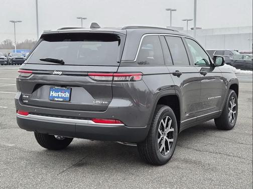 Baltic Gray Metallic Clearcoat 2026 Jeep Grand Cherokee Limited