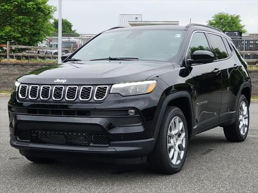 2024 Jeep Compass Latitude Lux