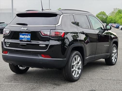 2024 Jeep Compass Latitude Lux