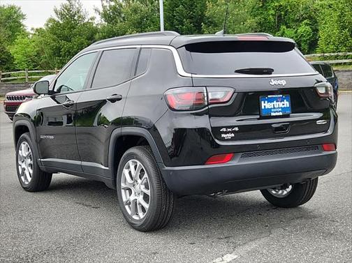 2024 Jeep Compass Latitude Lux
