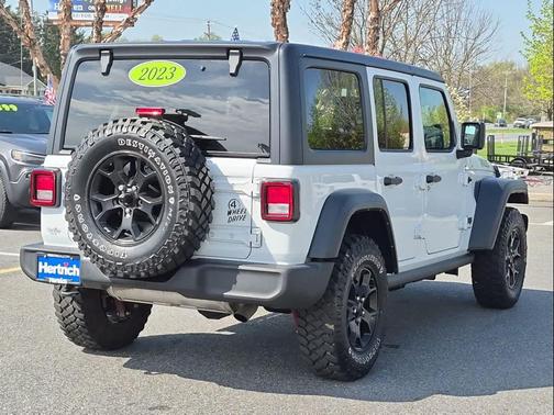 Bright White Clearcoat 2023 Jeep Wrangler Willys