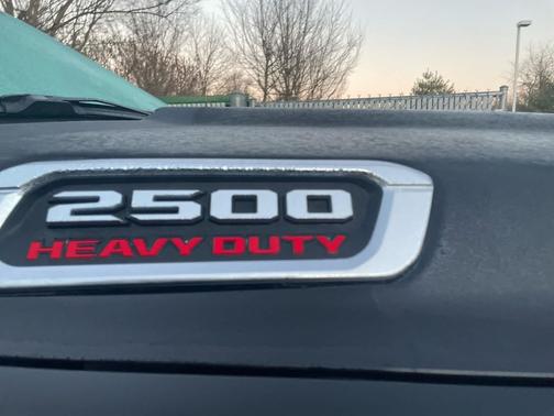 2022 RAM 2500 Tradesman Crew Cab 4x4 6'4' Box