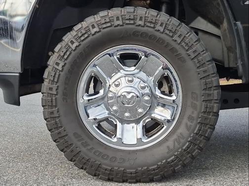 2022 RAM 2500 Tradesman Crew Cab 4x4 6'4' Box