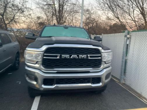 2022 RAM 2500 Tradesman Crew Cab 4x4 6'4' Box