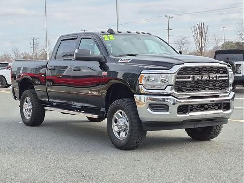 2022 RAM 2500 Tradesman Crew Cab 4x4 6'4' Box