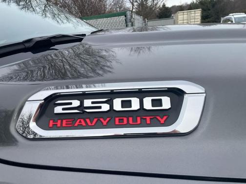 2024 RAM 2500 Laramie Crew Cab 4x4 6'4' Box