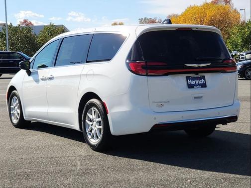 2026 Chrysler Pacifica L