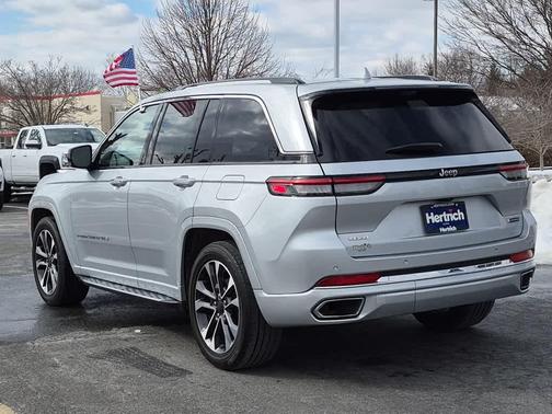 2022 Jeep Grand Cherokee Overland