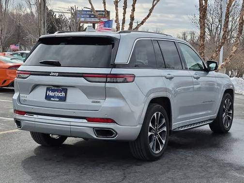 2022 Jeep Grand Cherokee Overland