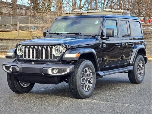 2026 Jeep Wrangler 4-Door Sahara 4x4