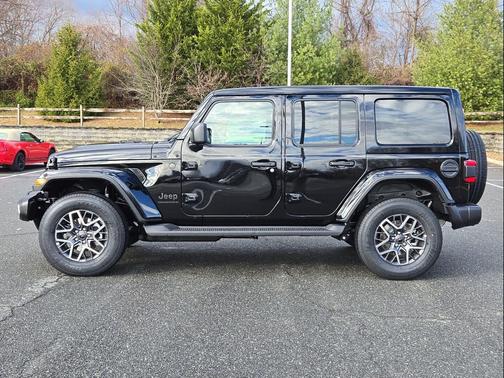 2026 Jeep Wrangler 4-Door Sahara 4x4
