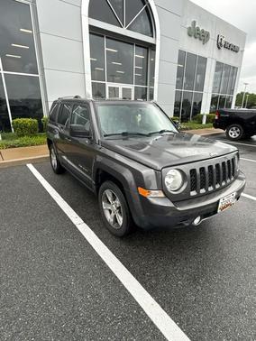 Granite Crystal Metallic Clearcoat 2016 Jeep Patriot High Altitude