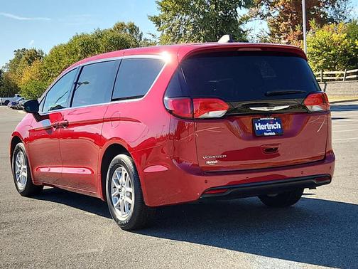 2026 Chrysler Voyager LX