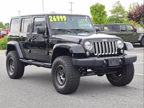 Black Clearcoat 2016 Jeep Wrangler Unlimited Sahara