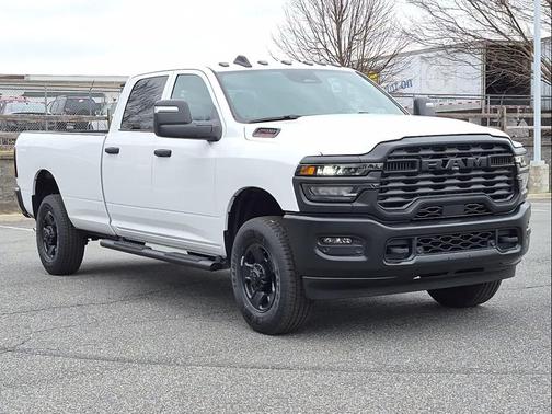 2026 RAM 2500 Tradesman Crew Cab 4x4 8' Box