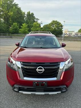 2023 Nissan Pathfinder SL FWD