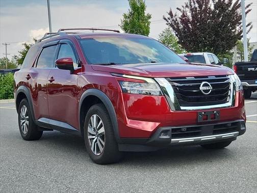 2023 Nissan Pathfinder SL FWD