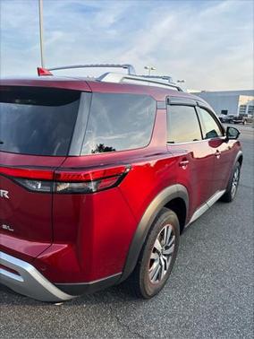 2023 Nissan Pathfinder SL FWD