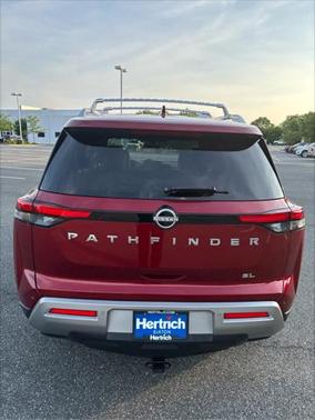 2023 Nissan Pathfinder SL FWD