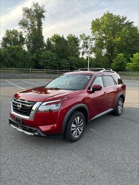 2023 Nissan Pathfinder SL FWD