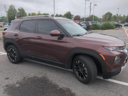 Mahogany Red Metallic 2023 Chevrolet Trailblazer LT