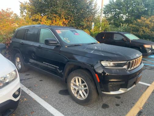2022 Jeep Grand Cherokee L Laredo