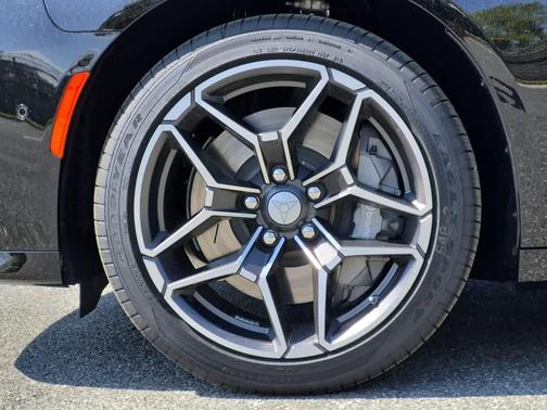 Diamond Black Crystal Pearlcoat 2026 Dodge Charger R/T