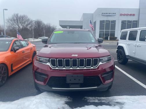 2023 Jeep Grand Cherokee Laredo