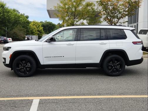 2022 Jeep Grand Cherokee L Altitude